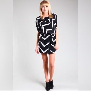 Yumi Kim 100% Silk Black & White Geometric Dress